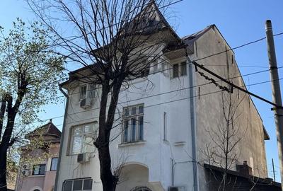 Casă cu 8 camere cu Teren 132 Mp în Gara de Nord - 2