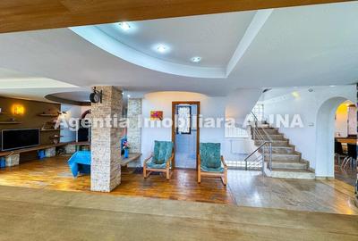 Casă cu Teren 900 Mp în Zăvoi