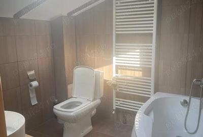 Casă cu Teren 2000 Mp în Central - 1