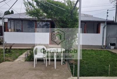 Casă cu 3 camere cu Teren 1000 Mp în 1 Decembrie - 1