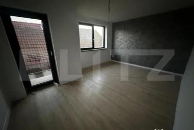 Casă cu 4 camere cu Teren 100 Mp în Micești - 4