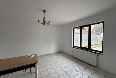 Casă cu 4 camere în Central - 4