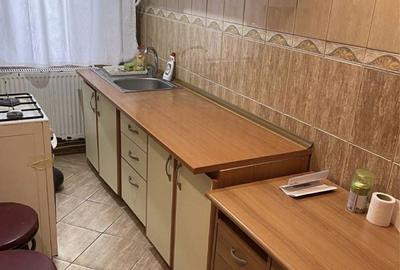 Apartament cu 3 camere semidecomandat în Central - 2