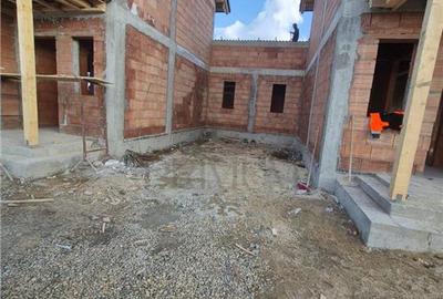 Casă individuală cu 4 camere cu Canalizare în Aeroport - 2