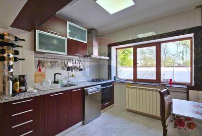 Casă individuală cu 7 camere cu Teren 350 Mp în Giulești - 12