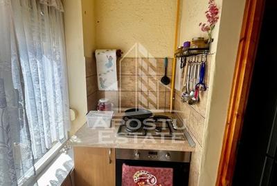 Apartament 2 camere, etaj 2,centrala proprie,boxa,zona Aradului Apartament 2 camere, etaj 2,centrala proprie,boxa,zona Aradului - 8