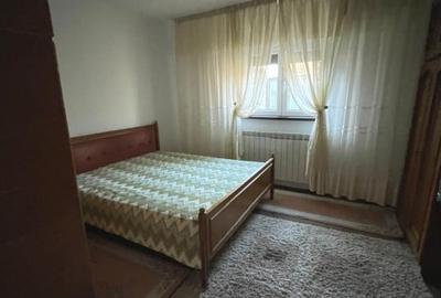 Casă individuală cu 4 camere cu Canalizare în Rahova