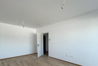 Apartament cu 2 camere decomandat în Tractorul - 2