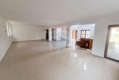 Casa  Zona Linistita - 11
