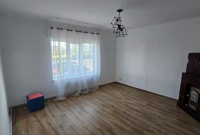 Casă cu 4 camere în Exterior Vest - 3