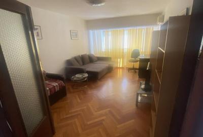 Central,B dul.Unirii, colt cu B-dul. Mircea Voda,Ap.2 cam. - 3