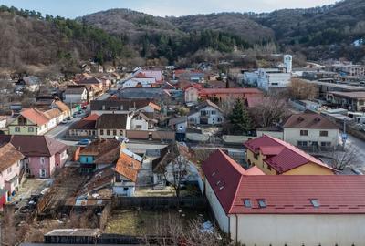 Casă cu 4 camere cu Teren 230 Mp în Carierei - 2