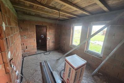 Casă cu 3 camere cu Teren 276 Mp în Parța - 5