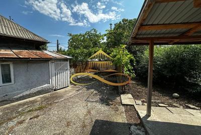 Casa batraneasca cu 1008 mp teren de vanzare in Sarata / Bacau - 2