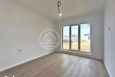 Casă cu 4 camere decomandat cu Teren 550 Mp în Oșorhei - 11