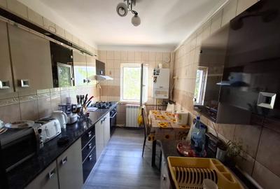 Apartament 3 camere ,zona doi stejari - 8