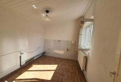 Casă cu 6 camere cu Teren 198 Mp în Berceni - 19