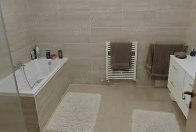 Casă cu 5 camere în Central