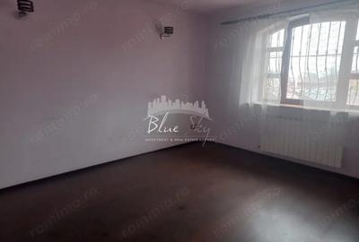 Casă cu 8 camere cu Canalizare în Km 5 - 30