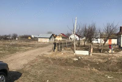 Teren de 5200 mp, în Central