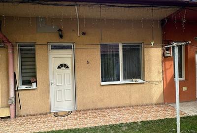 Apartament cu 3 camere semidecomandat în Central - 1