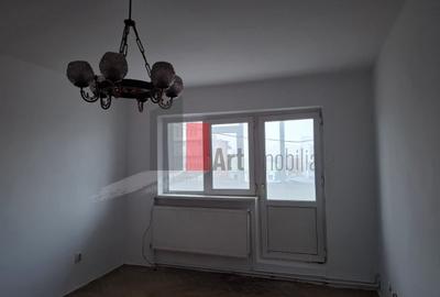 Apartament cu 4 camere decomandat în Central - 2