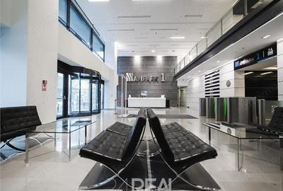 Spațiu comercial, în Politehnica - 4