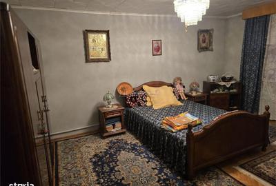 Casă cu 5 camere cu Teren 393 Mp în Central - 2