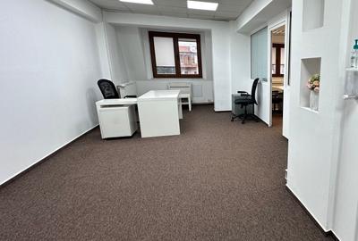 200 mp,6 birouri,2 băi, lift,vedere frumoasă,locație deosebită. - 6