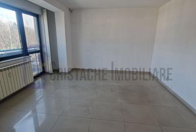 Birou, de 50 mp, în P-ța Muncii - 11