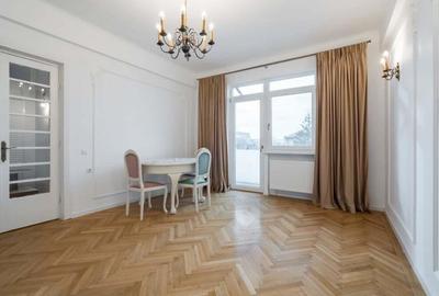 Apartament cu 3 camere semidecomandat în P-ța Universității - 17