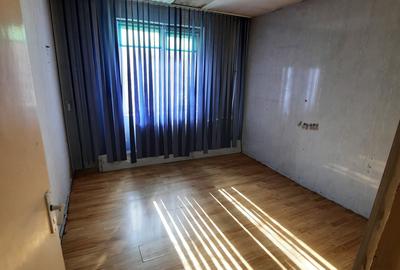 Apartament cu 4 camere decomandat în Olteniței - 18