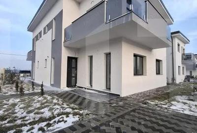 Casă cu 4 camere cu Teren 300 Mp în Mănăstirea Doamnei - 1