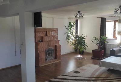 Casă cu Teren 3560 Mp în Tufeni - 2