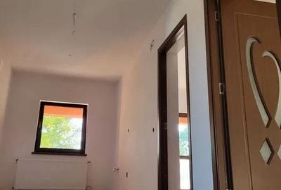 Casa 2025, Constructie Solida cu Demisol si Gradina, Bunloc - 8