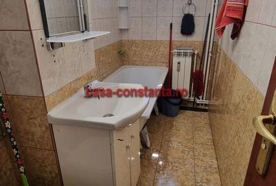 Apartament cu 2 camere în Km 4 - 4