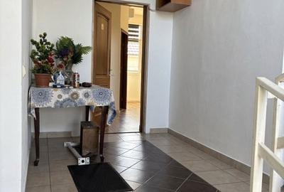 Casă cu 9 camere cu Teren 250 Mp în Iorga - 12