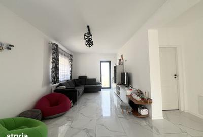 Casă cu 3 camere cu Teren 300 Mp în Sânmihaiu Român
