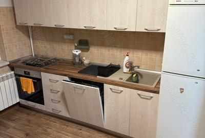 Apartament cu 3 camere semidecomandat în Central - 3