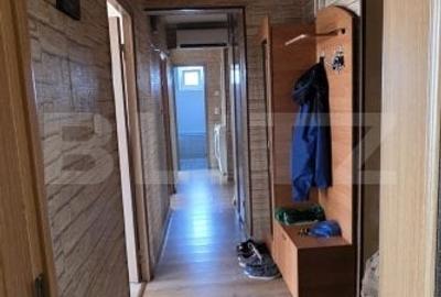 Apartament de vanzare, cu 4 camere, 4 balcoane, 75 mp, zona Blv Bucuresti - 7