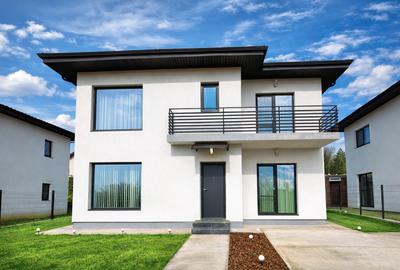 Casă individuală cu 5 camere cu Canalizare în Bucium