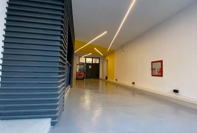 Spațiu comercial, de 2,200 mp, în P-ța Victoriei - 3