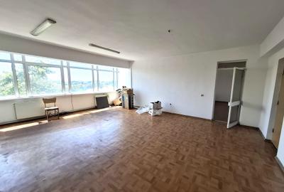 De închiriat: 2 birouri spațioase – 82 mp utili (zona str. Republicii) - 6