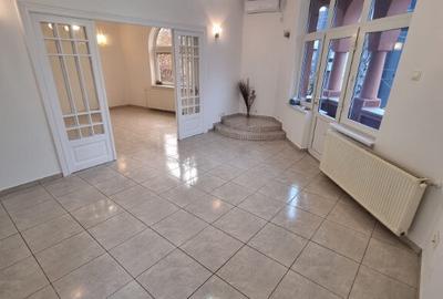 Spatiu generos ptr. salon,birou,after school,cabinet etc.Alunisului - 2