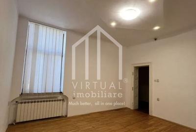 Casa formata din 2 apartamente, 2 garaje,  3 bai - zona Trei Stejari - 10