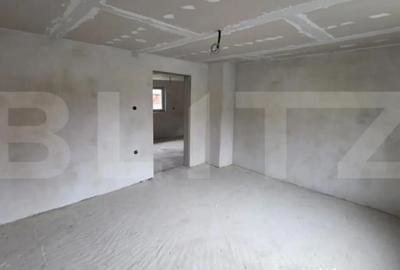 Casă cu 3 camere cu Teren 400 Mp în Central - 1