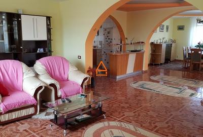 Casă individuală cu 4 camere în Bucium