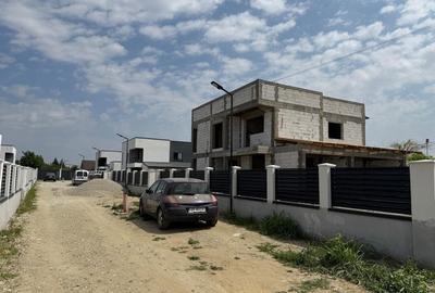 Casă cu 4 camere în Central