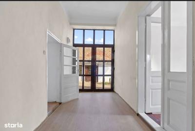 Casă cu 4 camere în Central - 5