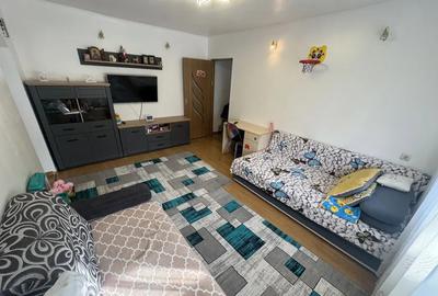 Apartament cu 2 camere semidecomandat, mobilat în Poarta 6 - 4